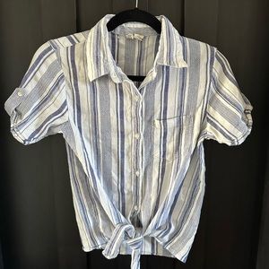 Medium tie button up